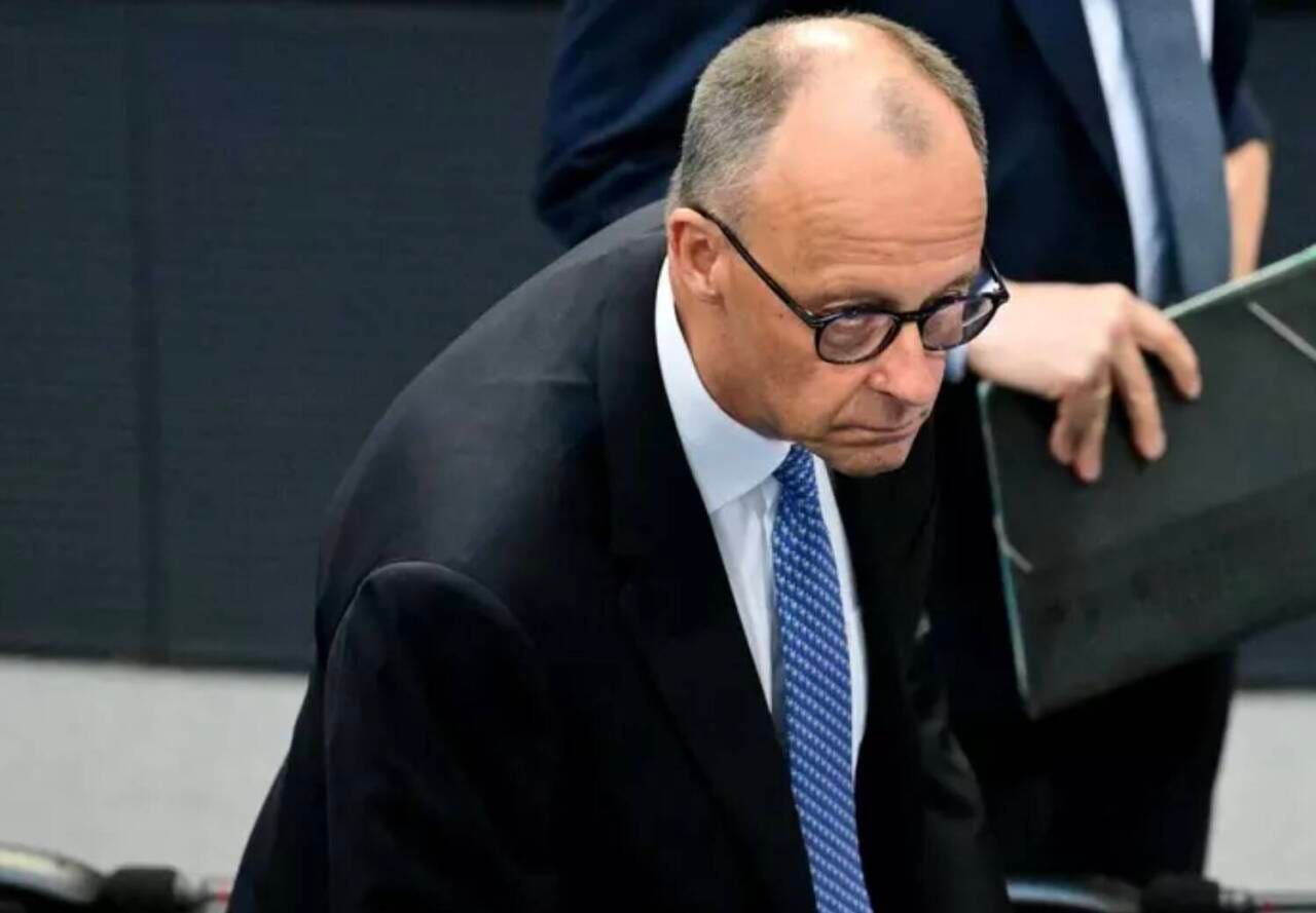 Fallimento al Bundestag, con Merz che buca la prima elezione a cancelliere: quando il membro dei cristiano-democratici verrà eletto, il Green Deal UE auto elettrica rischierà grosso.