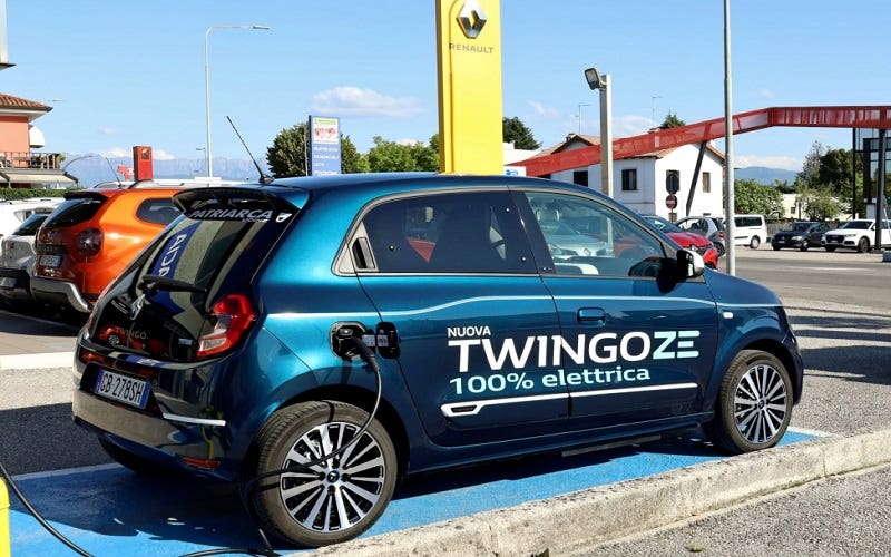 La Francia ripropone il leasing sociale auto elettriche per dopare le vendite.