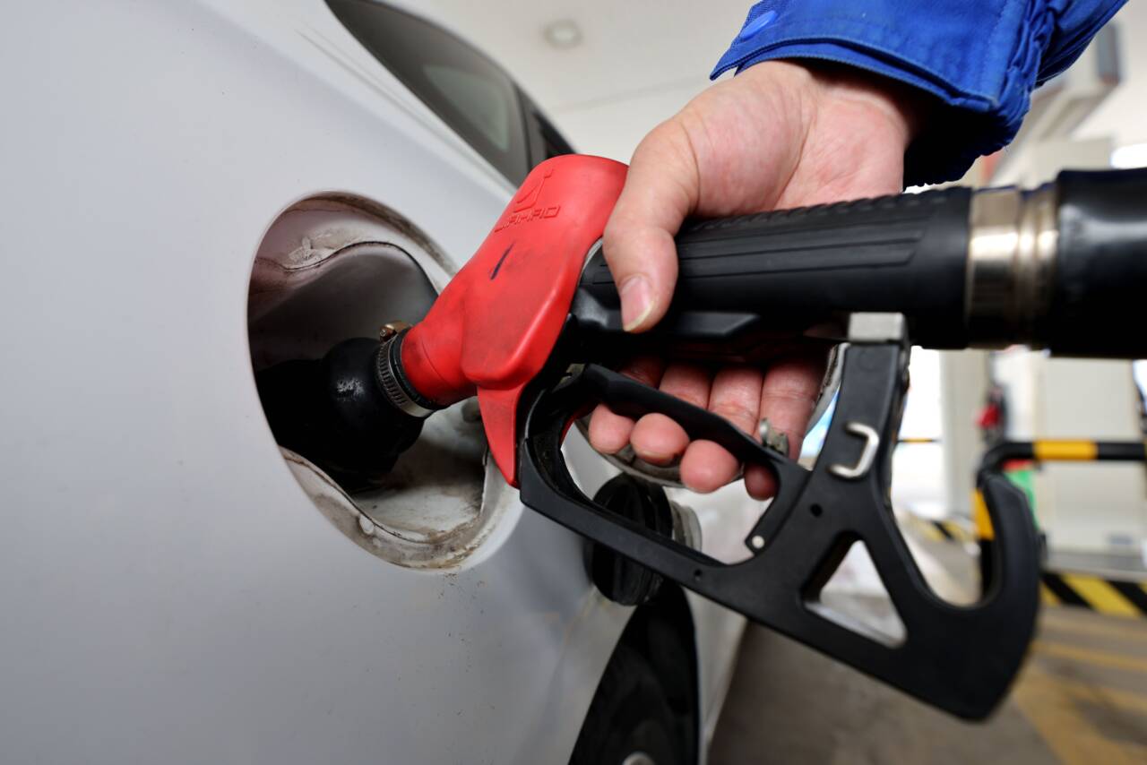 fare benzina