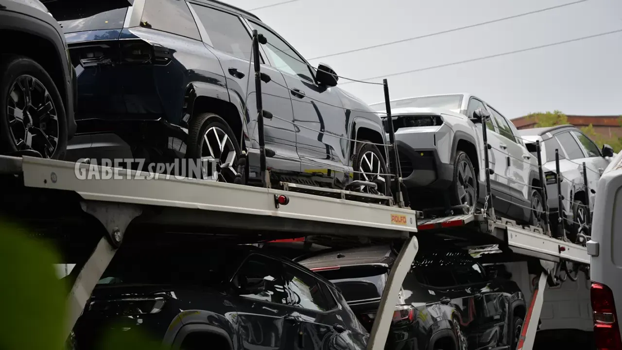 Jeep Compass, scatti Vayr