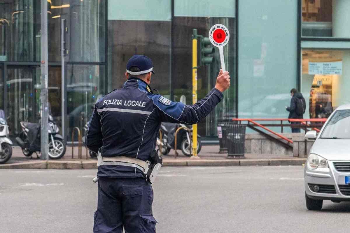 polizia alt