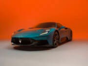 Maserati rosso incubo nel 2024: quanto paga Stellantis per salvarla 