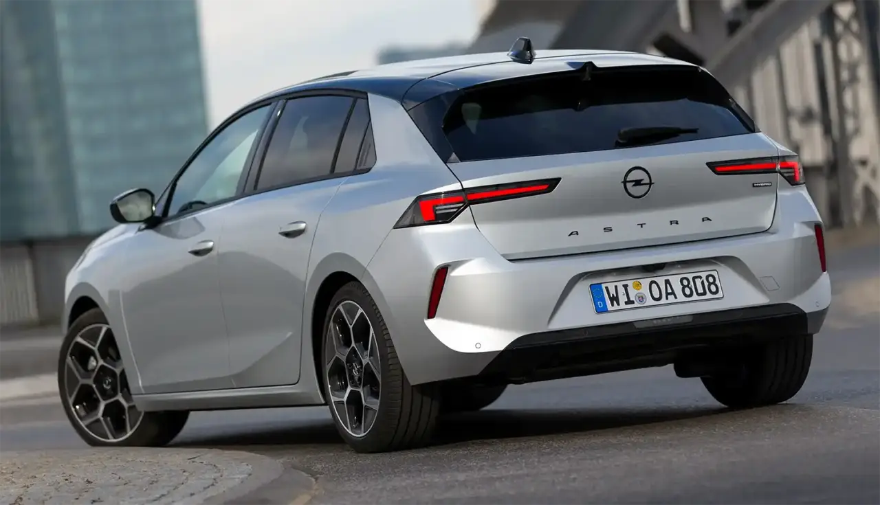 opel astra plug in hybrid 2025
