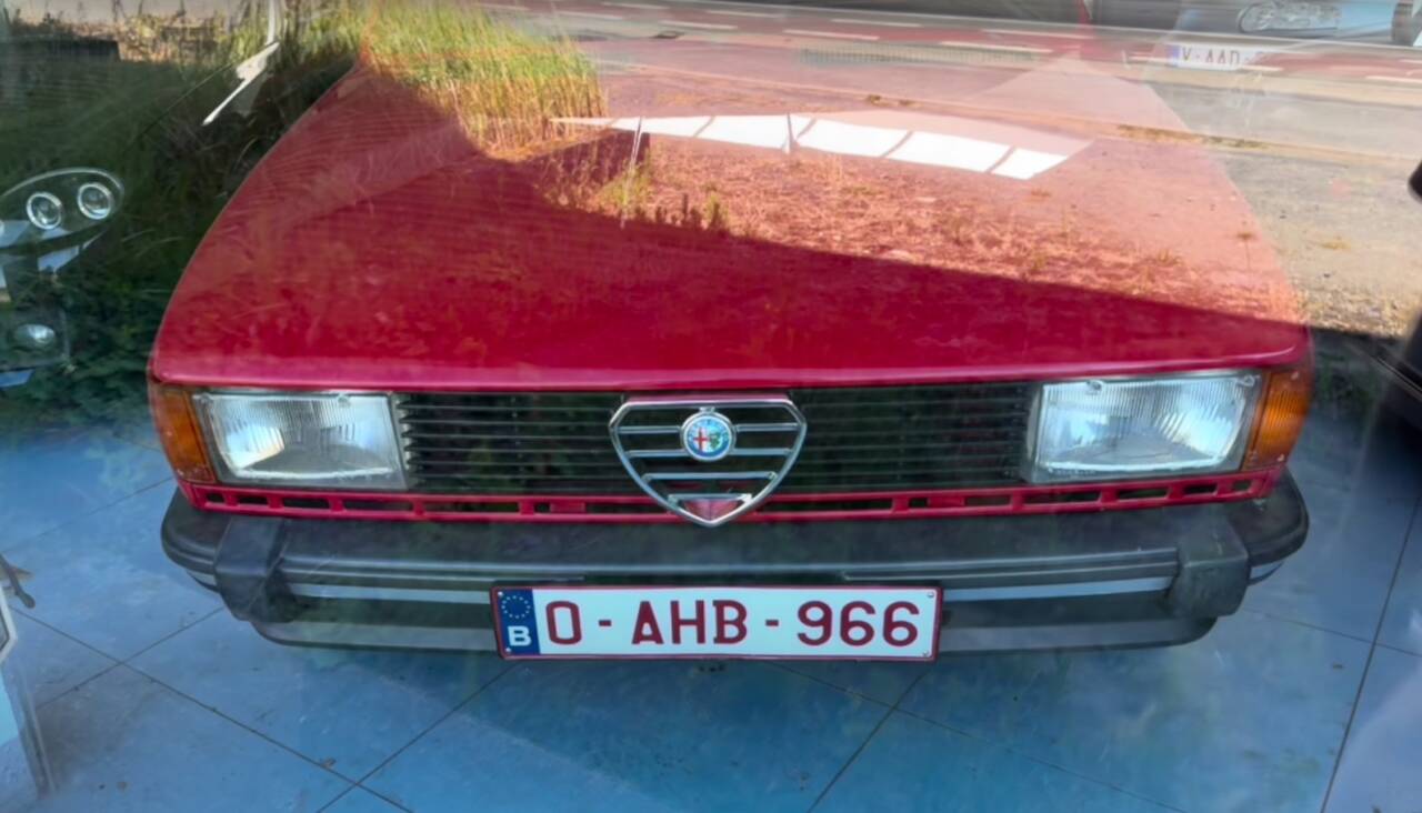 Alfa Romeo concessionario abbandonato