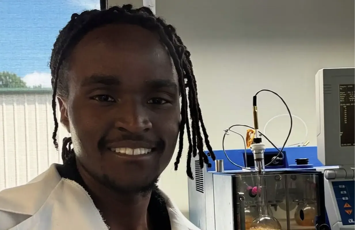 Julian Brown, dalla plastica al carburante