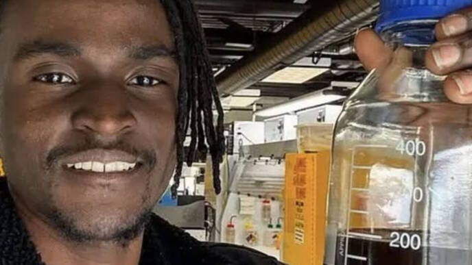 Julian Brown, dalla plastica al carburante