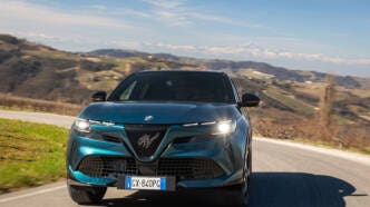 Alfa Romeo Junior IbridaQ4