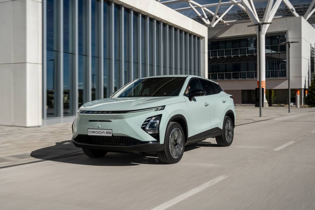 Omoda5_EV_03.jpg