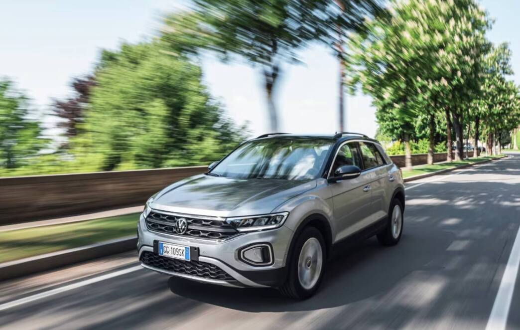 vw t-roc davanti
