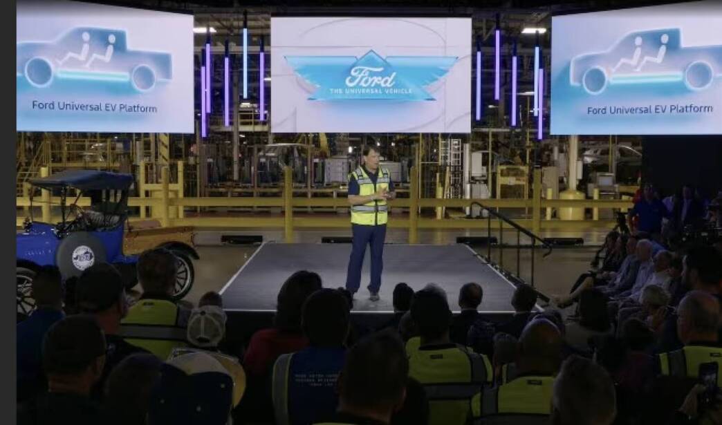 Ford lancia la sfida elettrica mondiale a Tesla e BYD: che azzardo