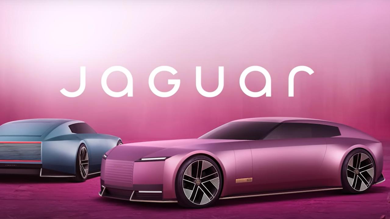 Jaguar insiste con la campagna woke: il Giaguaro è un treno elettrico in corsa verso l’ignoto