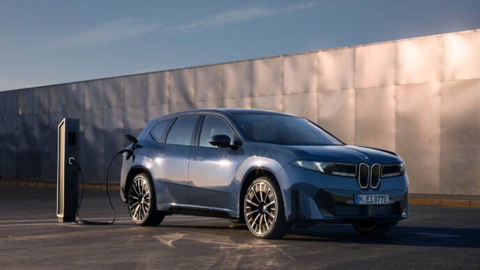 BMW iX3 da 805 km