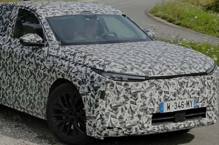 DS N°7, tutte le informazioni sul nuovo SUV francese che esordirà nel 2026