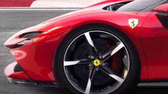 Ferrari-SF90-Stradale