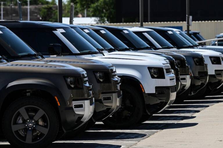 Jaguar Land Rover, è ancora caos: l’attacco hacker ha fatto “sparire” 40.000 vetture