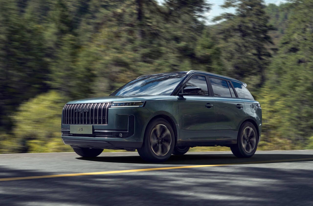 Per i viaggi con i nostri amici a quattro zampe, la Jaecoo 5 usa materiali innovativi antibatterici oltre il 99%.