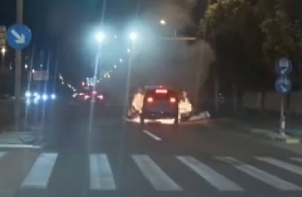 La Cina indaga sulla sicurezza stradale delle auto elettriche in fiamme Li Auto Mega
