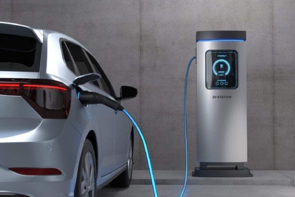 auto elettrica in carica