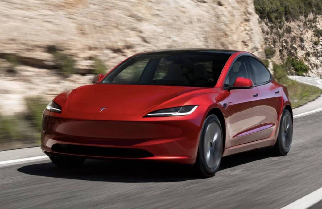 Tesla Model 3 sotto 25.000 euro con gli incentivi