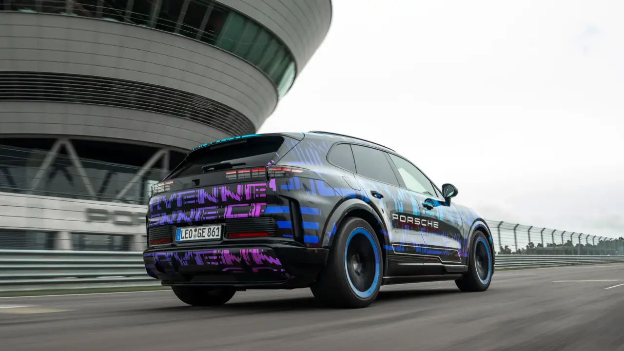 porsche cayenne electric
