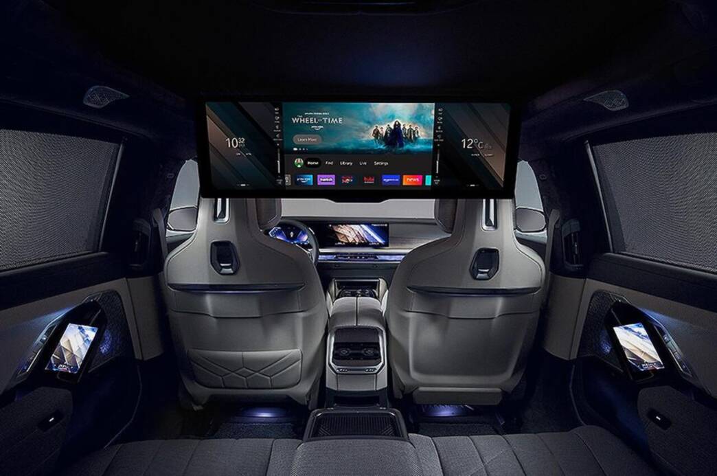 infotainment touch screen bmw i7