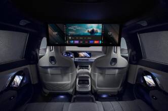 infotainment touch screen bmw i7