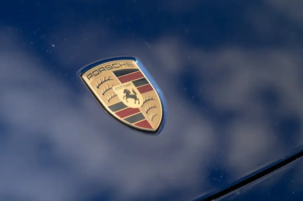 porsche 2025 badge