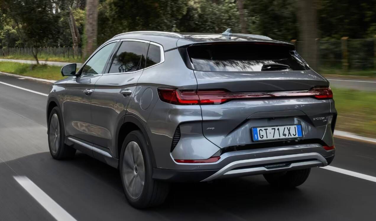 BYD Seal U ibrida plug-in dietro