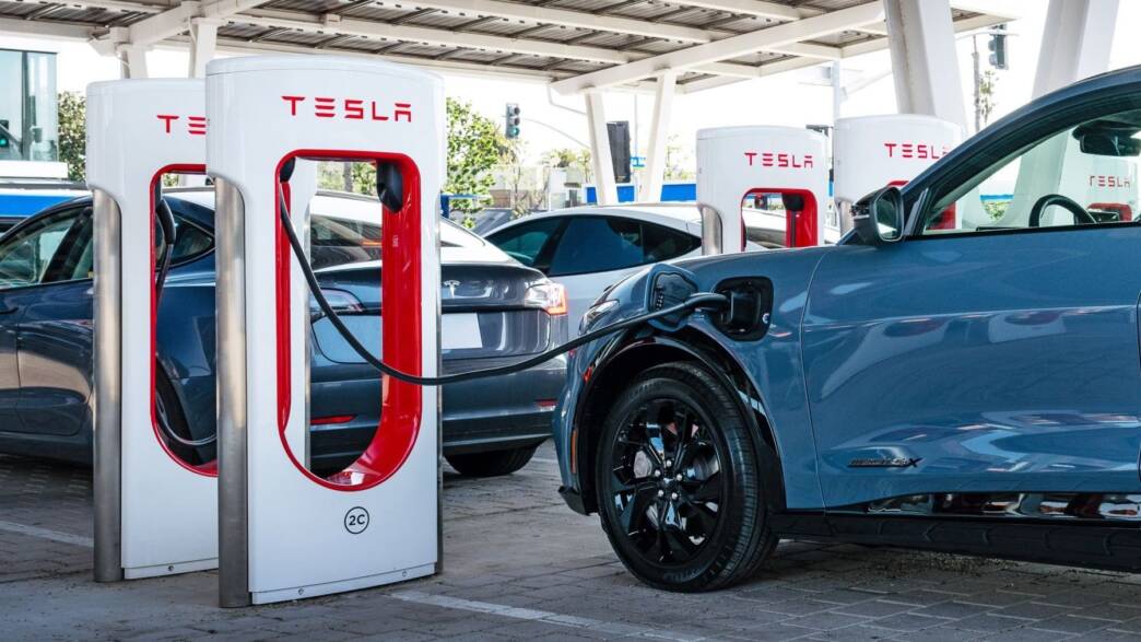 stellantis tesla supercharger