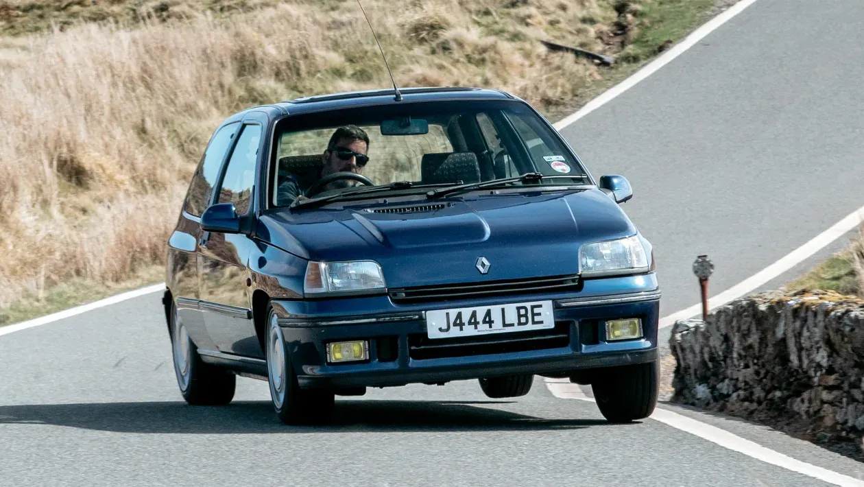 renault clio 16v