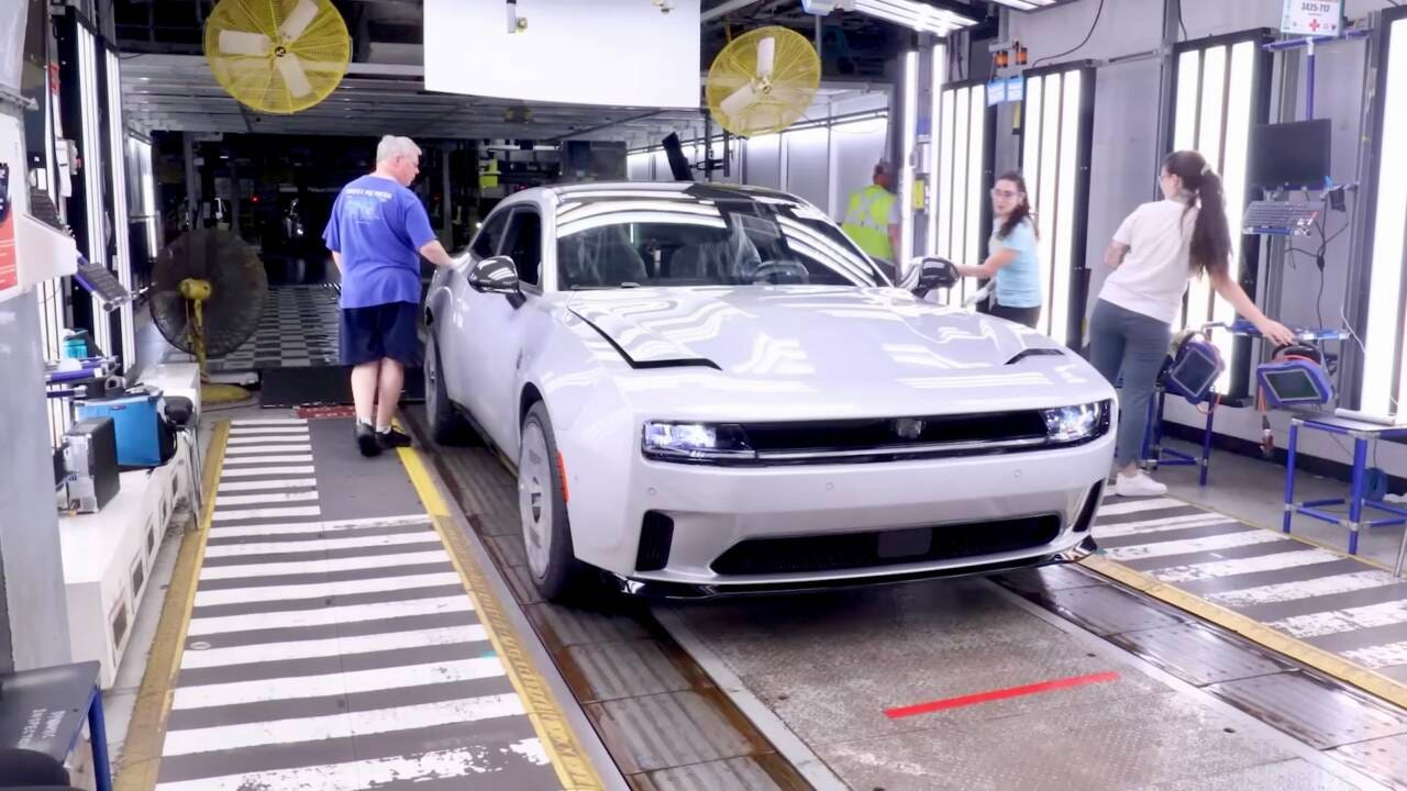 dodge charger, stellantis windsor