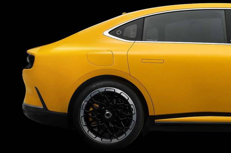 La Smart più lunga di sempre: la berlina ibrida #6 arriverà in Europa