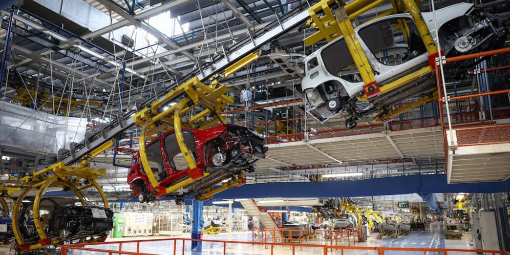 Stellantis - Produzione della Fiat Panda a Pomigliano