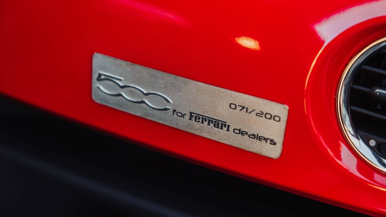 Fiat 500 Ferrari Dealer Edition