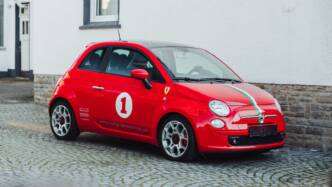Fiat 500 Ferrari Dealer Edition