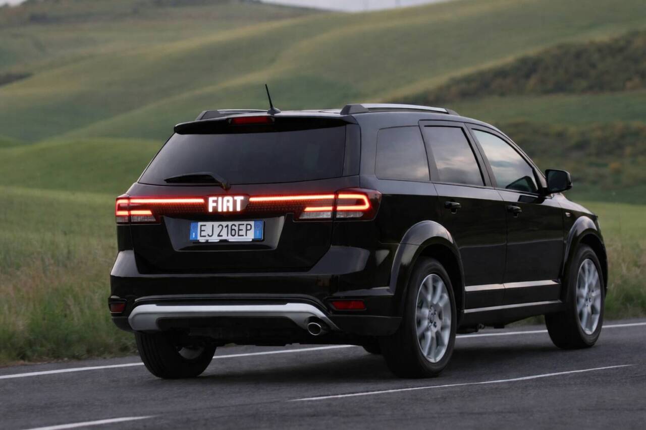 Fiat Freemont render