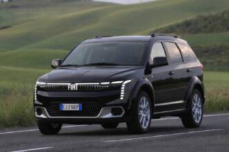 Fiat Freemont render