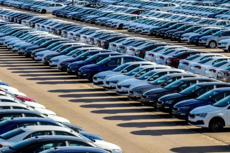 In Italia si fatica ancora molto a comprare un’auto nuova