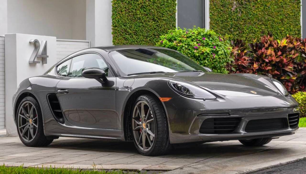 Porsche mette in bilico Boxster e Cayman elettriche