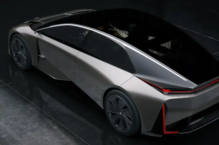 Guerra ai cinesi: l’elettrico Toyota da 1.000 km di autonomia