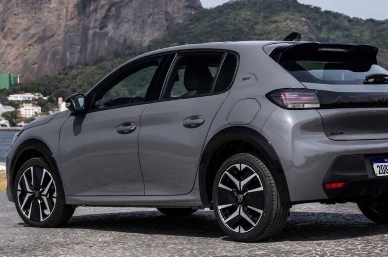 Peugeot, buone notizie: via la cinghia, torna la catena nel motore della 208