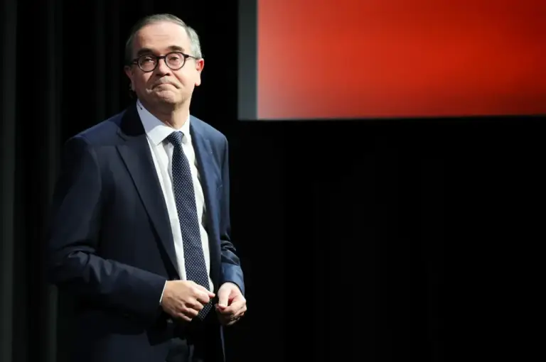 Elettrico convinto e alleati cinesi: il modello Renault vincerà?