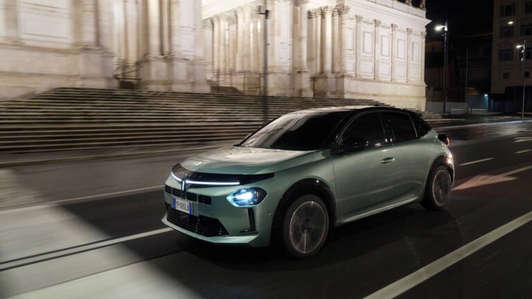 Nuova Lancia Ypsilon benzina con cambio manuale: ecco quanto costa in Italia