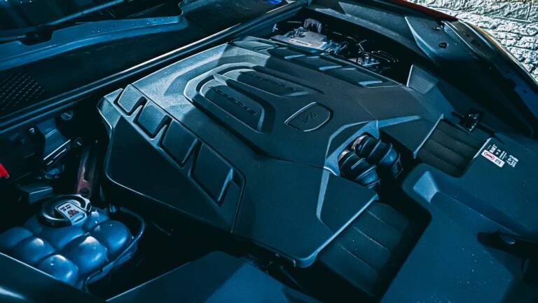 Porsche continuerà a usare motori a benzina anche nel prossimo decennio