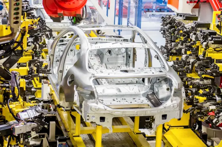 Dongfeng corre in soccorso delle cattedrali nel deserto di Stellantis