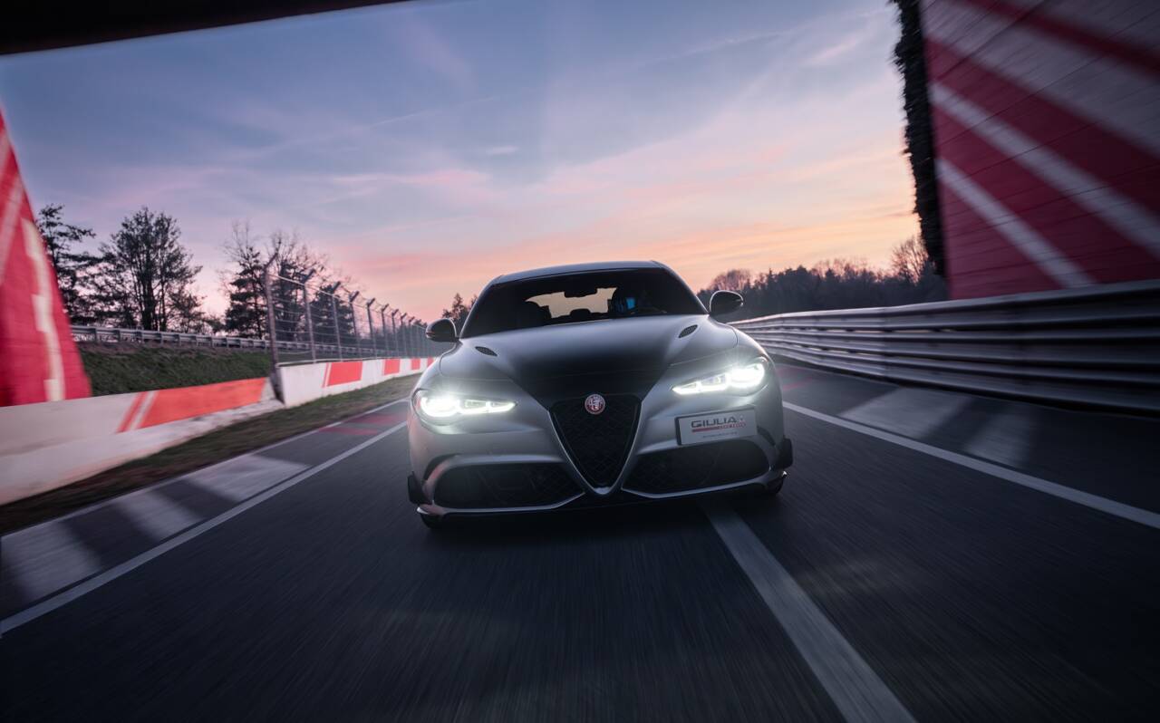 Alfa Romeo Giulia Quadrifoglio Luna Rossa 