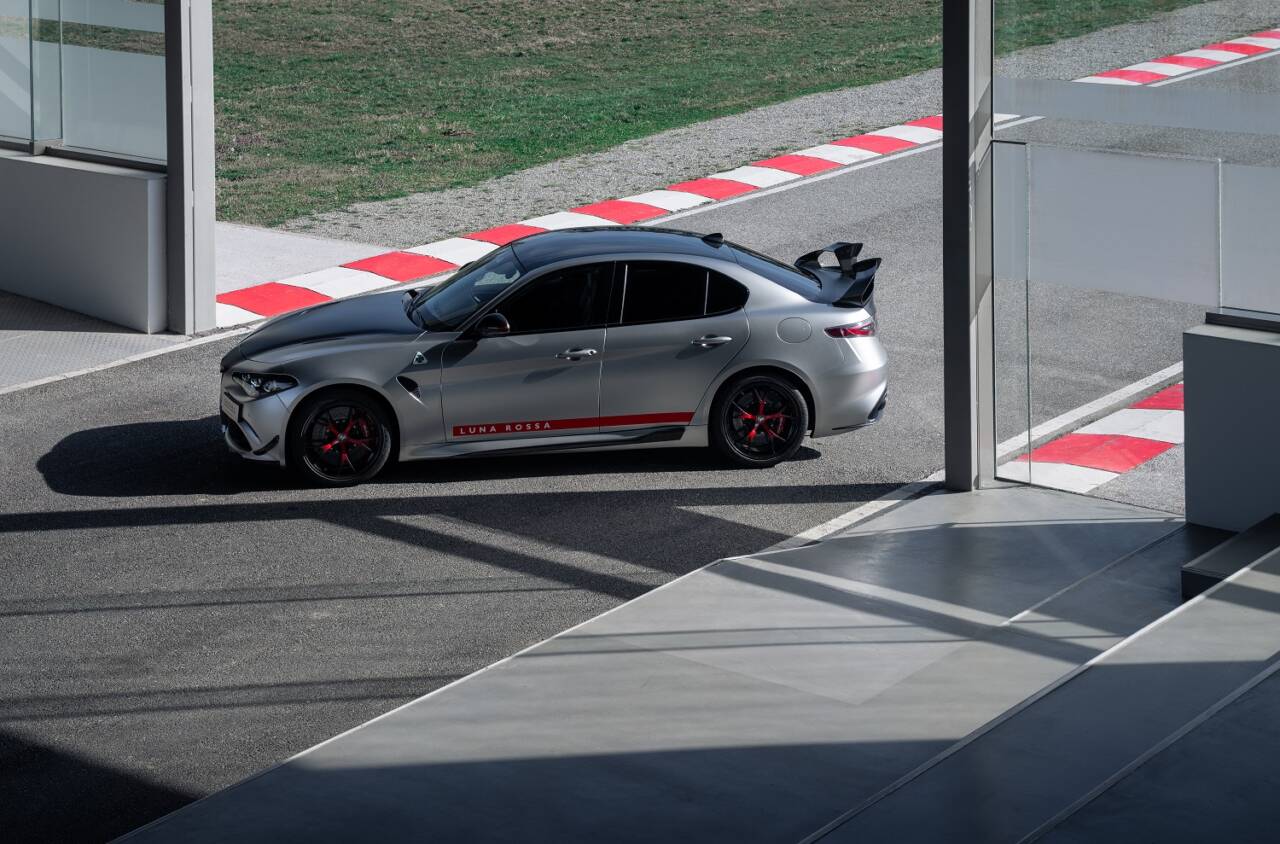 Alfa Romeo Giulia Quadrifoglio Luna Rossa 