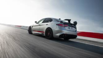 Alfa Romeo Giulia Quadrifoglio Luna Rossa