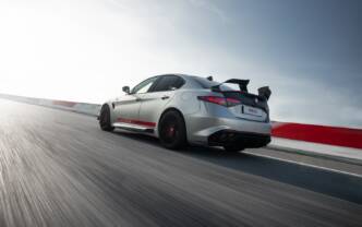Alfa Romeo Giulia Quadrifoglio Luna Rossa