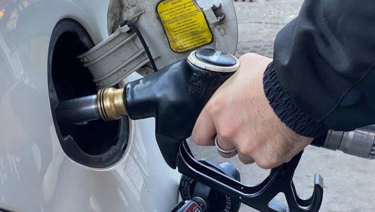 Carburanti, conto alla rovescia per le accise: dal 22 maggio rischio stangata alla pompa